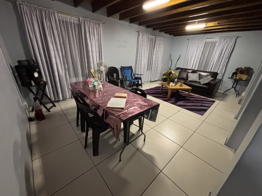 6 Bedroom Property for Sale in Malibu Village Western Cape